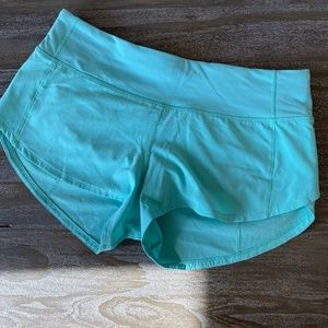 Lululemon Size 4 Speed Up Short 2.5"